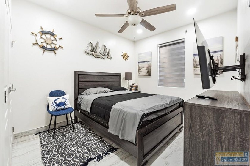 Beautiful two-story property offering 3 bedrooms and 2.5 baths - photo 20