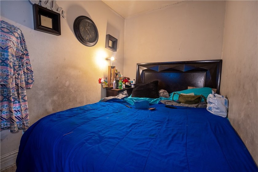 Welcome to a home where space, comfort, and everyday living come - photo 22