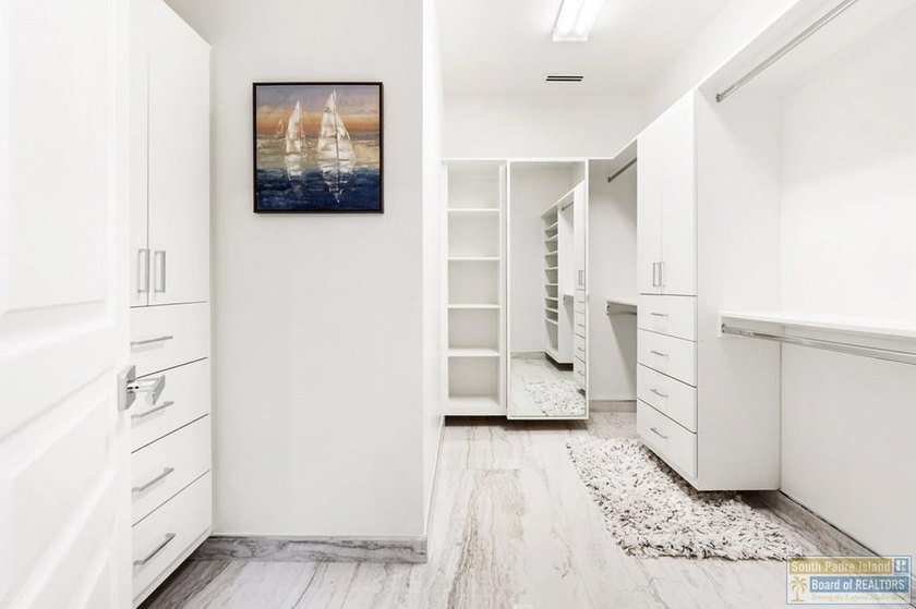 Beautiful two-story property offering 3 bedrooms and 2.5 baths - photo 24