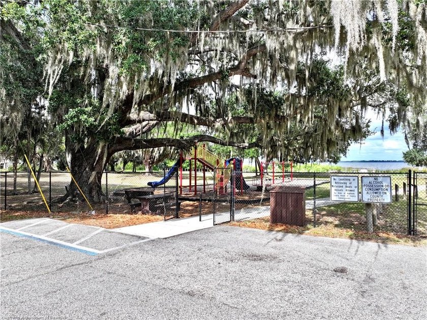 WATERFRONT HOME on almost 1/2 acre. Dock with boathouse and lift - photo 31