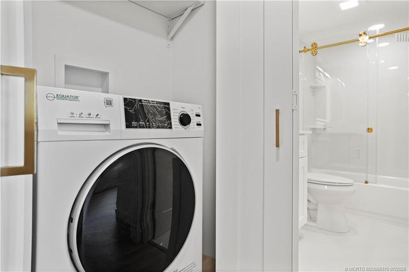 QUALITY, HIGH CALIBER, COMPLETELY RENOVATED w/ High Grade - photo 15