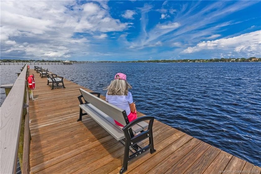 QUALITY, HIGH CALIBER, COMPLETELY RENOVATED w/ High Grade - photo 21
