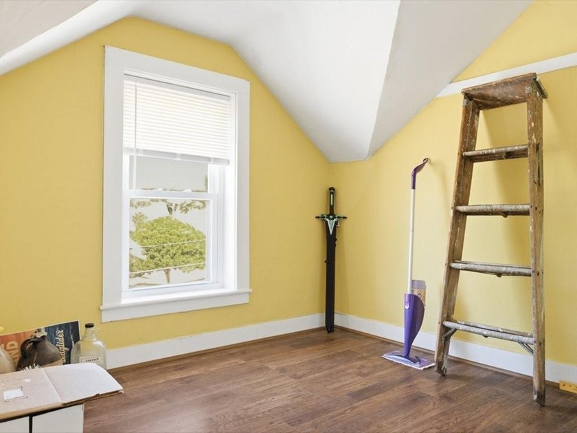 Lovingly maintained by the same owner for the past 30 years - photo 25