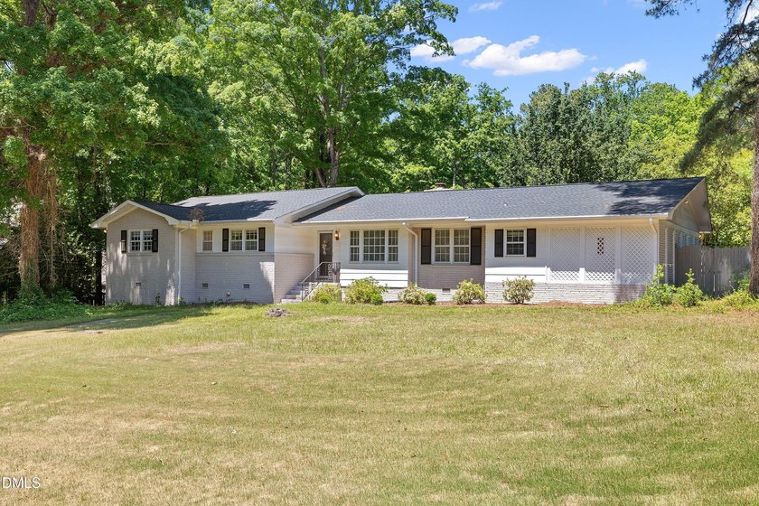 This well-loved ranch offers timeless charm, solid construction - photo 2