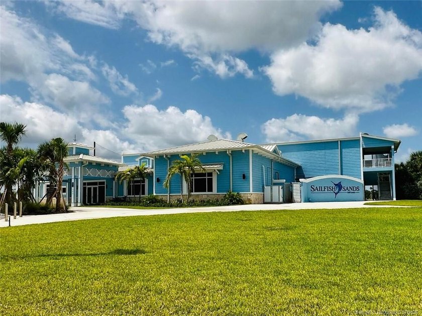 QUALITY, HIGH CALIBER, COMPLETELY RENOVATED w/ High Grade - photo 34