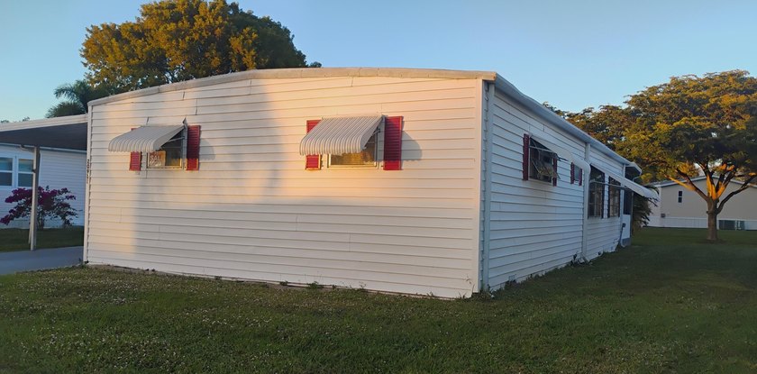 Charming 2-bedroom, 2-bath manufactured home located in a - photo 5