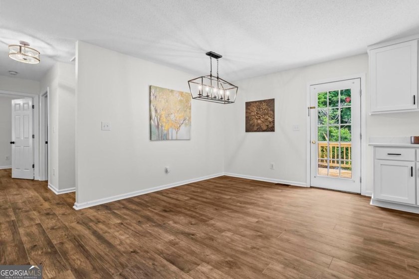 Welcome to 410 Arliss Drive - a beautifully renovated 3 bedroom - photo 12