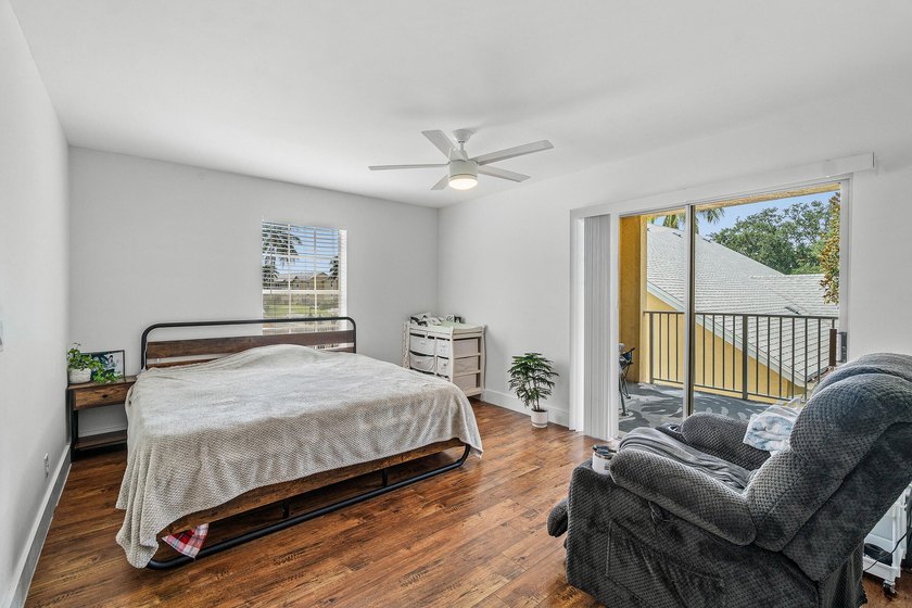 Beautifully renovated 2-bedroom, 2-bath end-unit condo in the - photo 15
