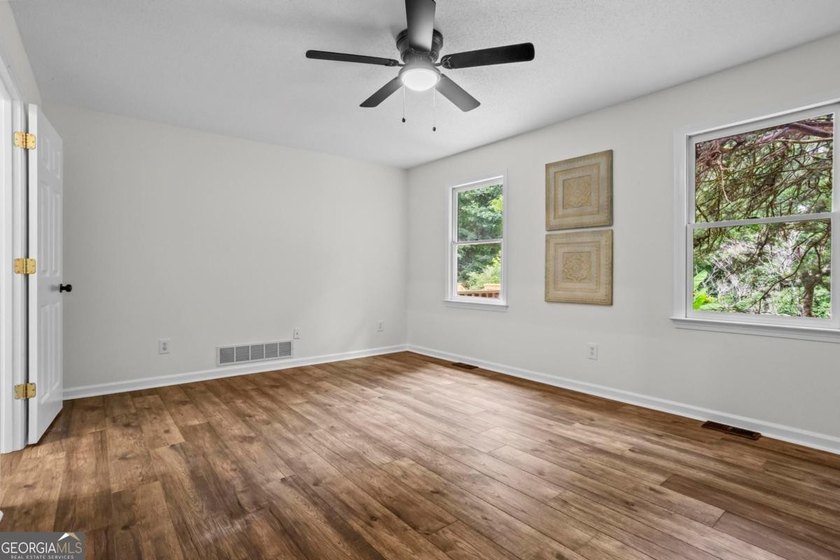 Welcome to 410 Arliss Drive - a beautifully renovated 3 bedroom - photo 20