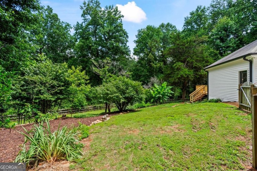 Welcome to 410 Arliss Drive - a beautifully renovated 3 bedroom - photo 32