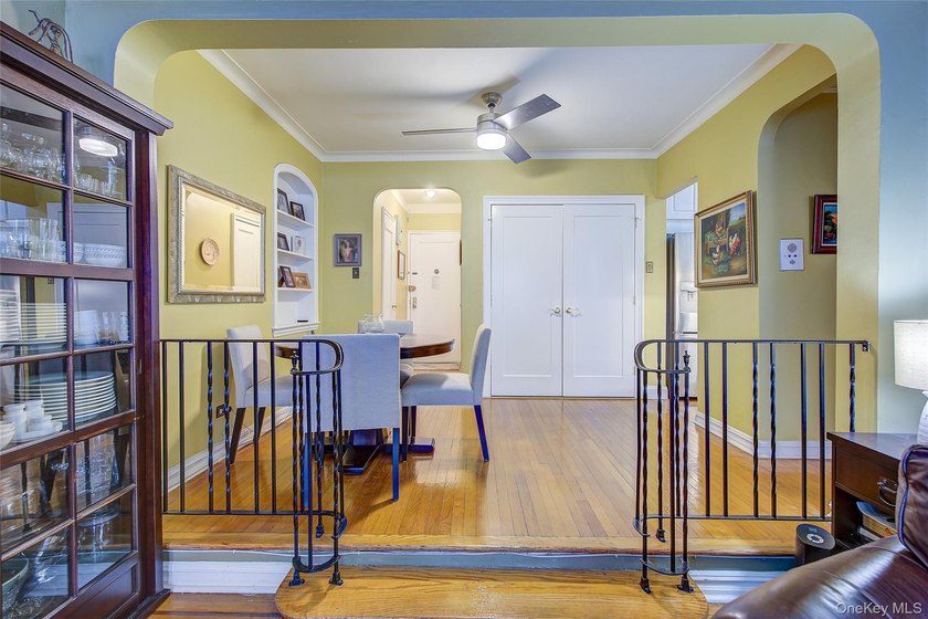 WELCOME TO FOREST HILLS SOUTH, high first floor, sunny &amp; - photo 11