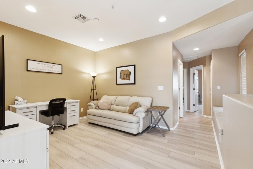 PREMIUM FURNISHED !! WATERFRONT W/EXPANSIVE LAKESIDE VIEWS! This - photo 15