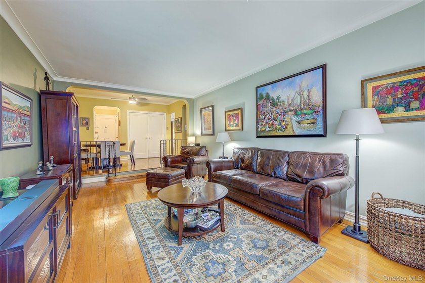 WELCOME TO FOREST HILLS SOUTH, high first floor, sunny &amp; - photo 15