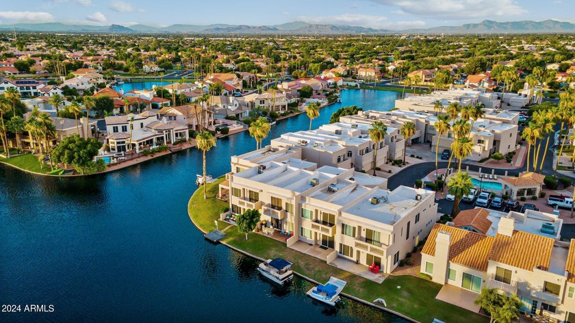 PREMIUM FURNISHED !! WATERFRONT W/EXPANSIVE LAKESIDE VIEWS! This - photo 31