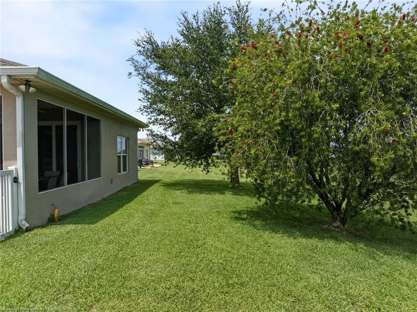 Welcome to Florida living at it's finest This newer home is - photo 31