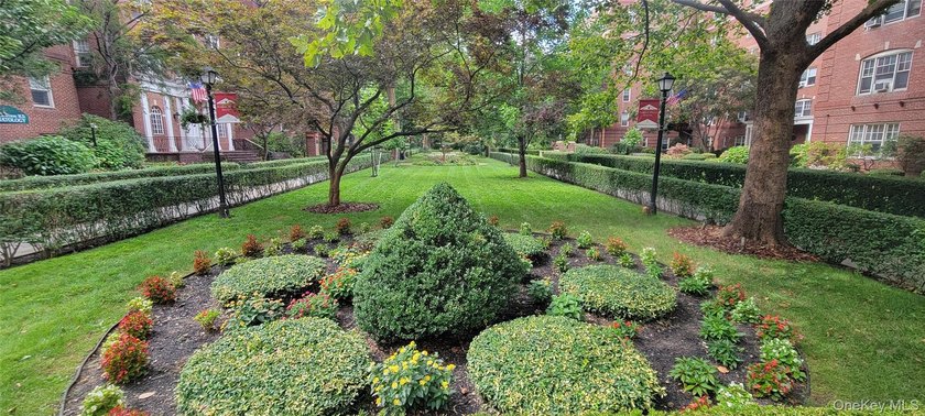 WELCOME TO FOREST HILLS SOUTH, high first floor, sunny &amp; - photo 33