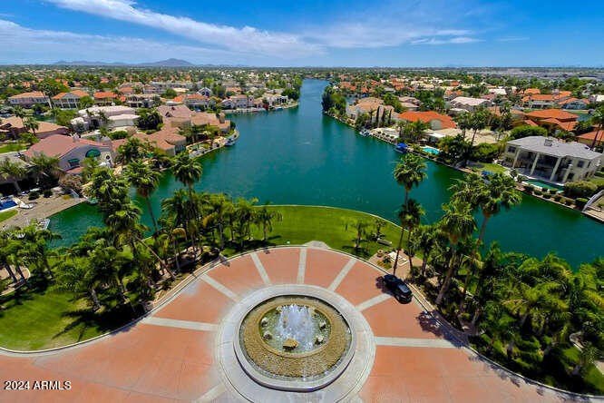 PREMIUM FURNISHED !! WATERFRONT W/EXPANSIVE LAKESIDE VIEWS! This - photo 36