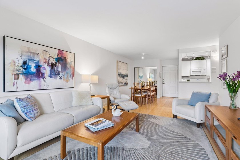 Welcome to Edina's best kept secret! Fountain Woods is like a - photo 13