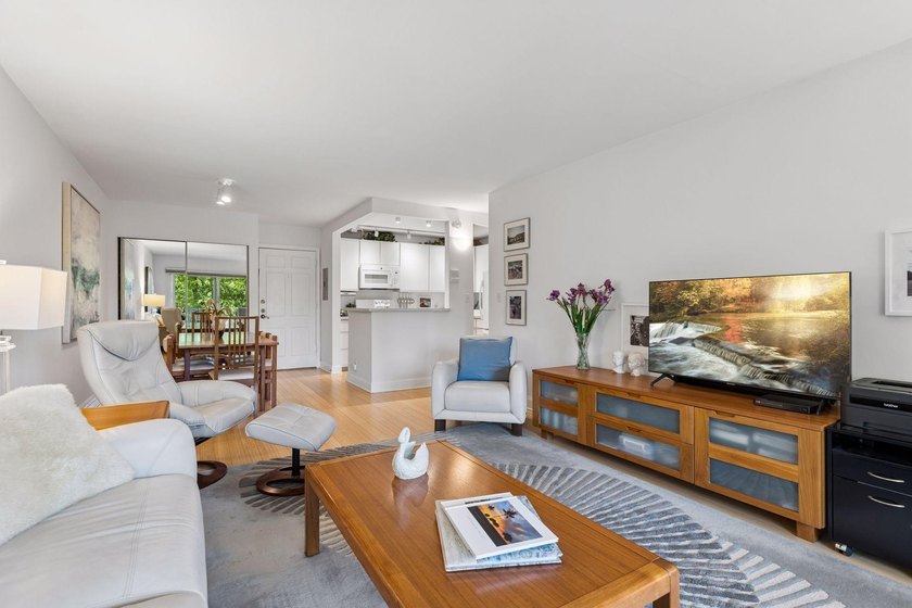 Welcome to Edina's best kept secret! Fountain Woods is like a - photo 14
