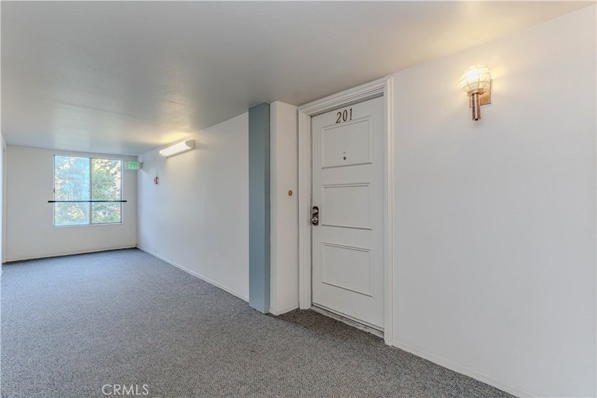 Welcome to this delightful 2-bedroom, 2-bathroom home, gated and - photo 7