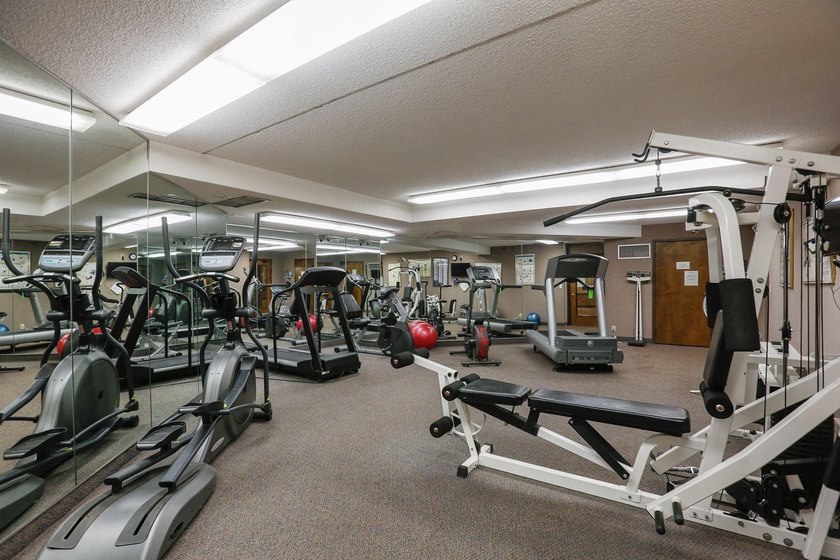 Welcome to Edina's best kept secret! Fountain Woods is like a - photo 35