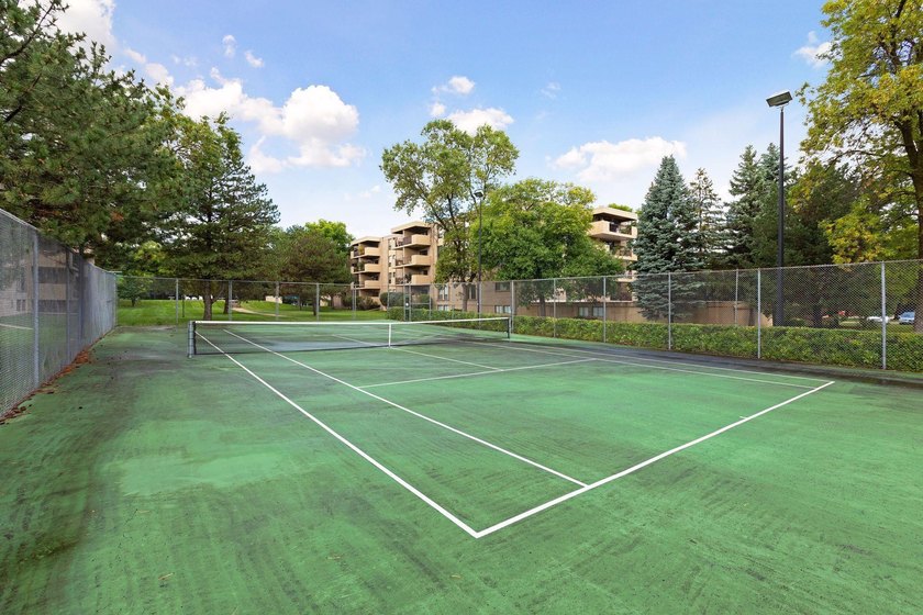 Welcome to Edina's best kept secret! Fountain Woods is like a - photo 38
