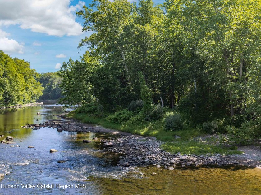 Escape to your own private island on the scenic Rondout Creek - photo 7