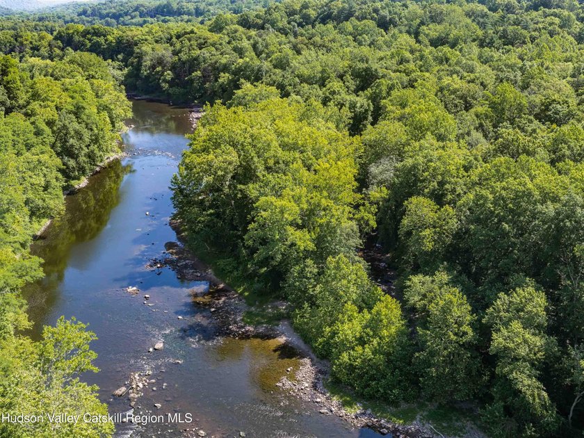 Escape to your own private island on the scenic Rondout Creek - photo 8
