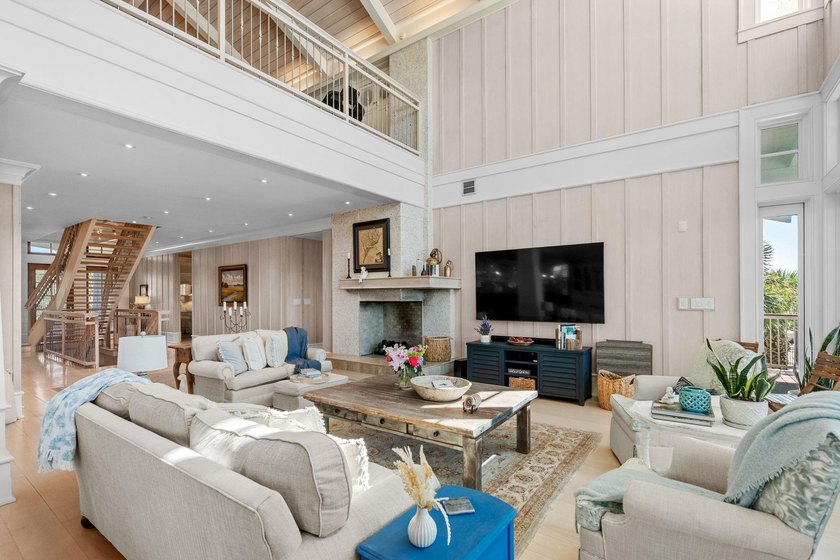 Welcome to an extraordinary oceanfront estate nestled behind - photo 13