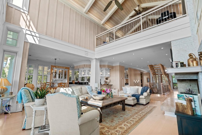 Welcome to an extraordinary oceanfront estate nestled behind - photo 15