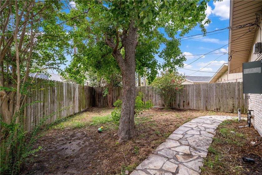 Positioned on a charming corner lot in the established East - photo 21