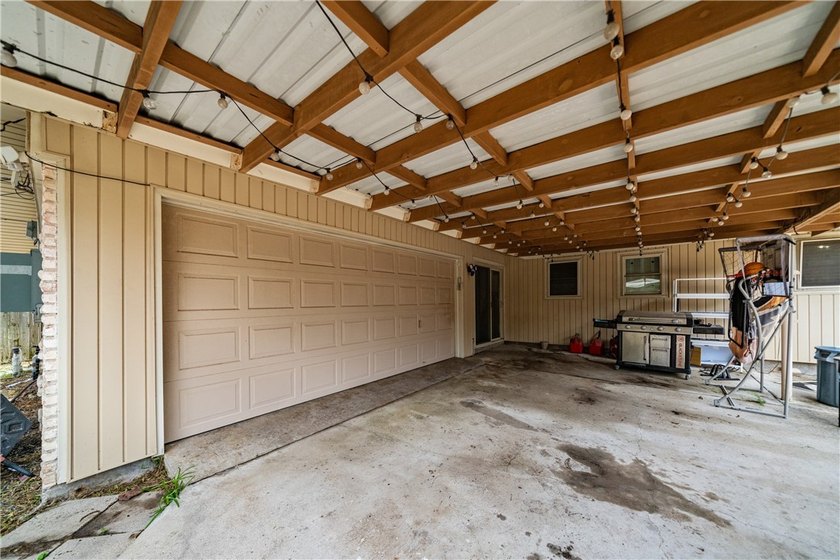 Positioned on a charming corner lot in the established East - photo 22