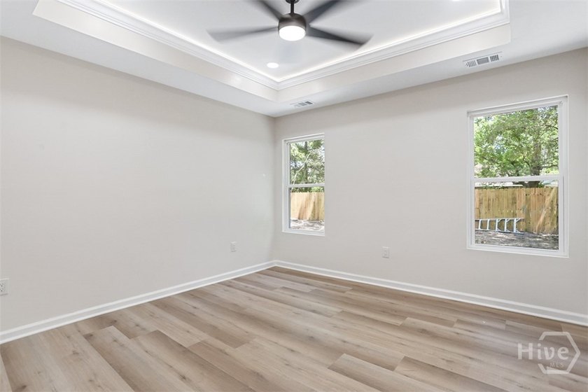 Price Improvement! Welcome to 2020 Cowan Ave, a stunningly - photo 22