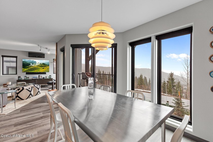 Completely updated and remodeled 3 bedroom Highlands condo - photo 9