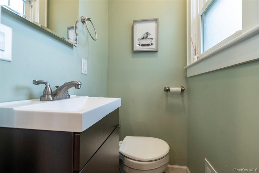 Welcome to this cozy 1-bedroom, 1.5-bathroom bungalow located in - photo 13