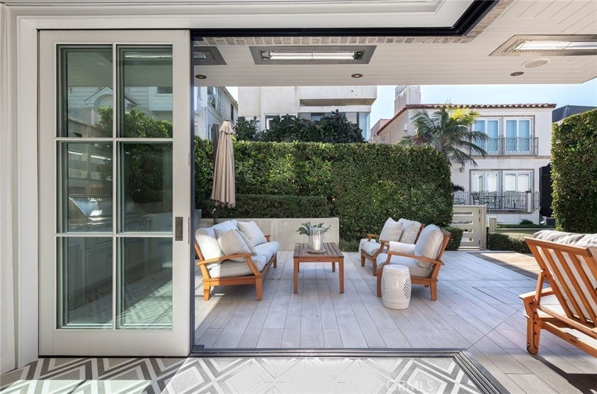 Perfectly positioned on an exclusive double-lot walk street in - photo 15