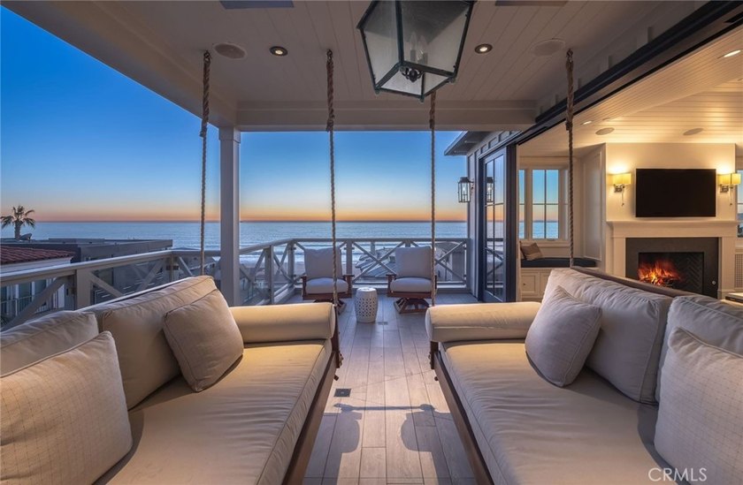 Perfectly positioned on an exclusive double-lot walk street in - photo 22