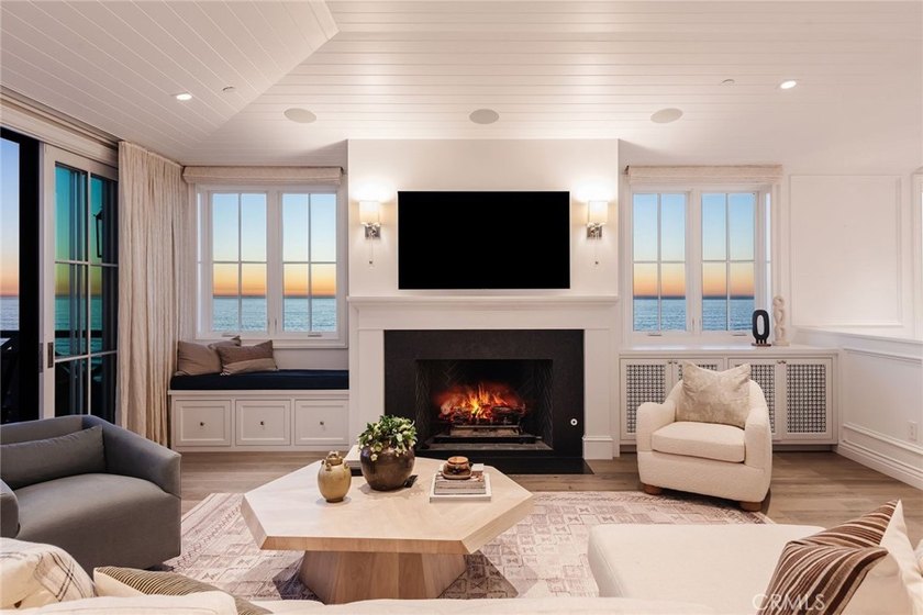 Perfectly positioned on an exclusive double-lot walk street in - photo 24