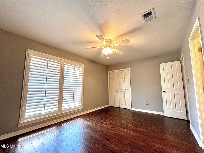 Beautiful Golf Course Retreat! This updated end-unit townhome - photo 26