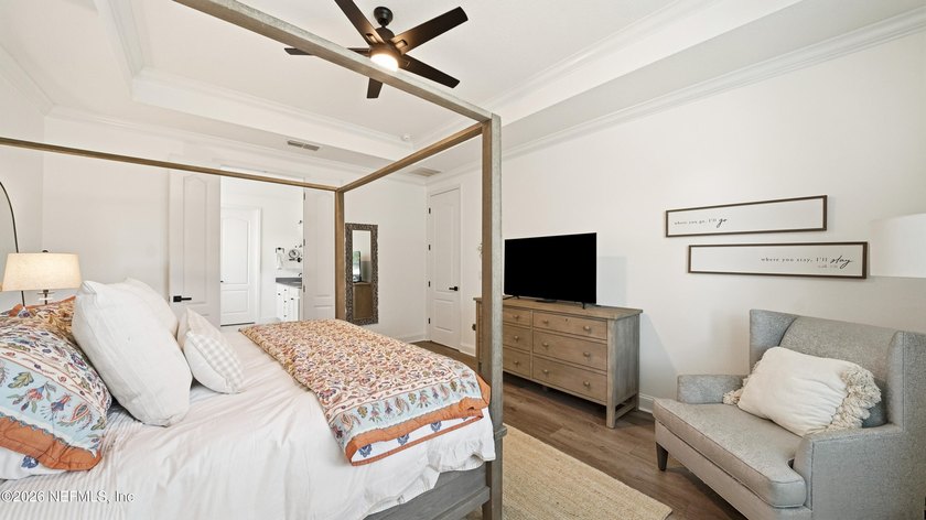 Experience luxury living in the exclusive gated golf and resort - photo 31