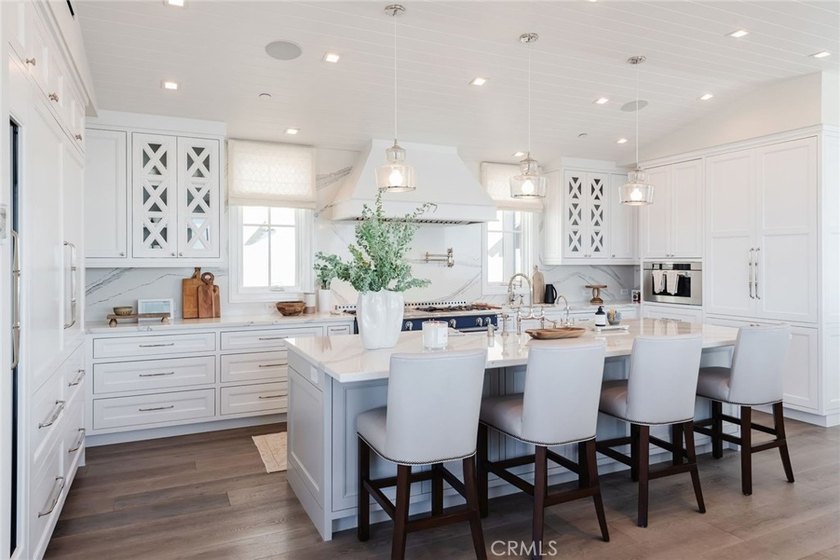 Perfectly positioned on an exclusive double-lot walk street in - photo 35
