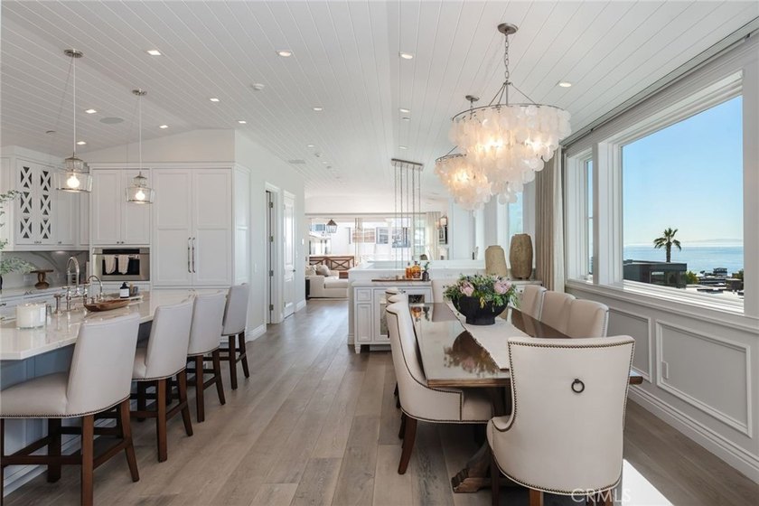 Perfectly positioned on an exclusive double-lot walk street in - photo 36