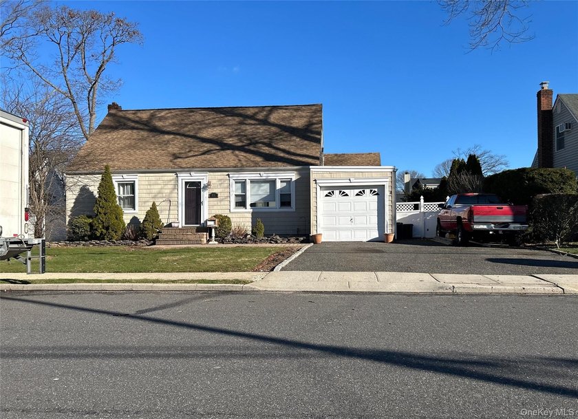 Cape Cod style home. This home features 4 bedrooms, full bath - photo 2