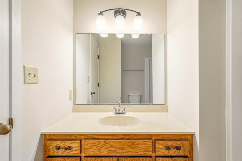 Easy Living Starts Here! Imagine coming home to a beautifully - photo 11