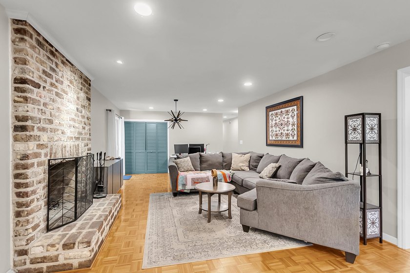Enjoy a Wonderful Northbridge Terrace location with lots of - photo 22