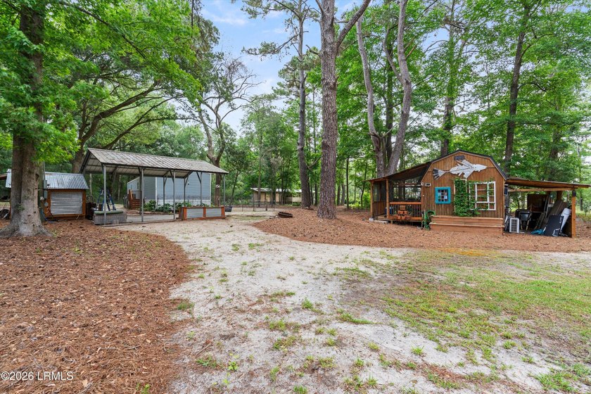 Experience the versatility of this unique Lady's Island property - photo 27