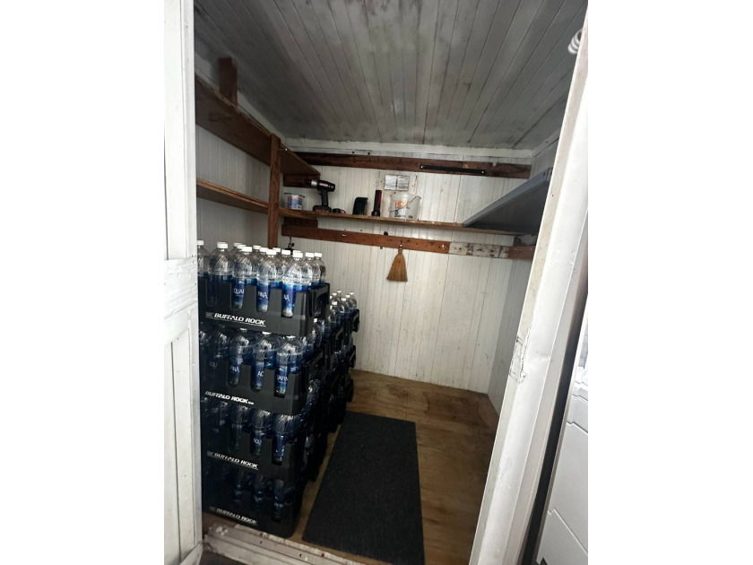 2 Months Free Lot Rent! This lovely hidden gem located in Orchid - photo 11