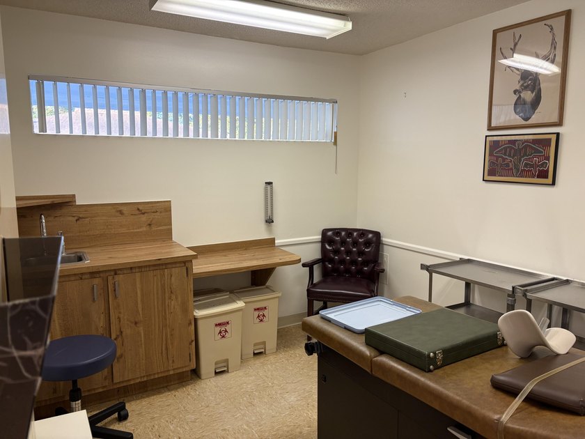2,100 sq ft free standing medical office building. Ideal for a - photo 20
