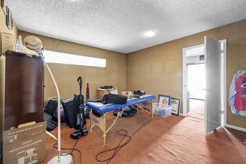 2,100 sq ft free standing medical office building. Ideal for a - photo 23