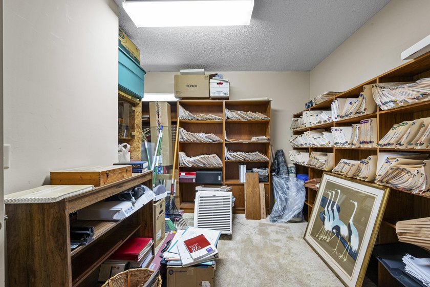 2,100 sq ft free standing medical office building. Ideal for a - photo 24